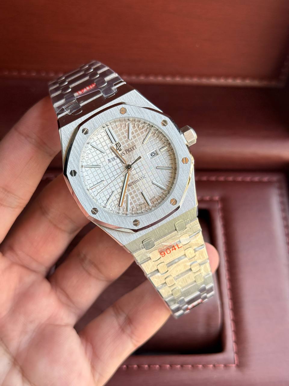 Audemars Piguet Royal Oak White Dial 41m, Swiss Movement